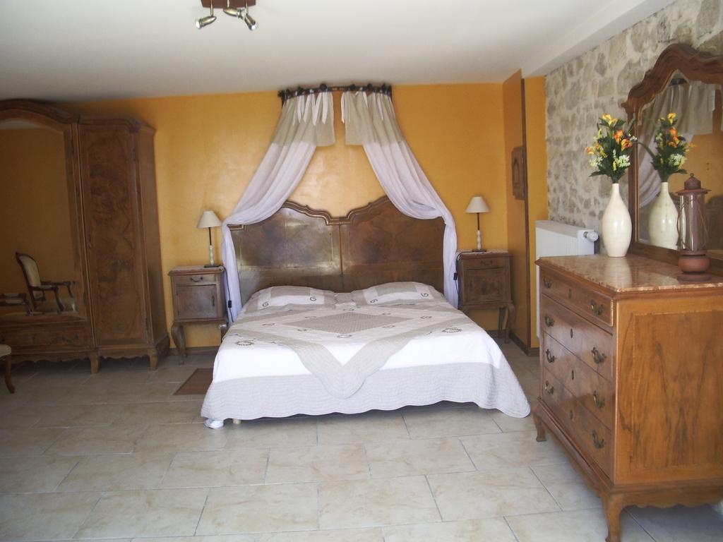 Bed and Breakfast Le Mas Fa Sua Malataverne Екстер'єр фото