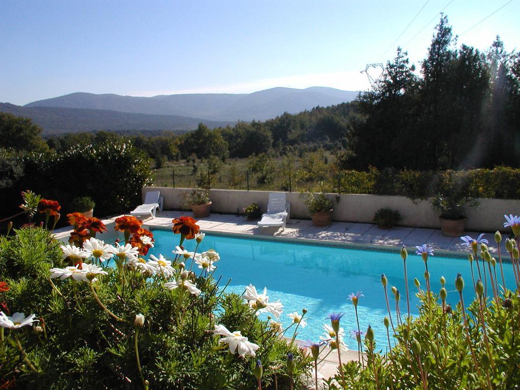 Bed and Breakfast Le Mas Fa Sua Malataverne Екстер'єр фото